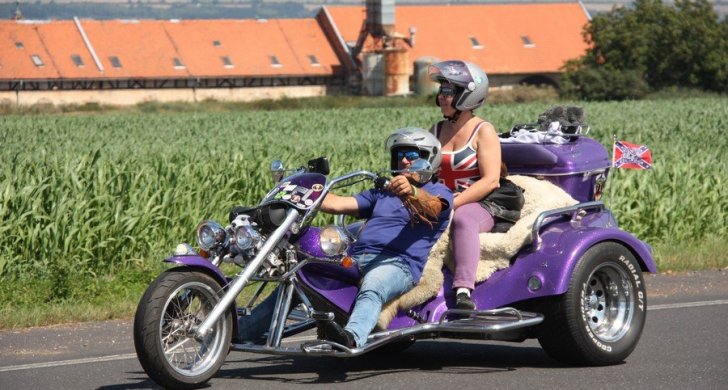 Březenská pouť a motosraz Poláky (54).JPG